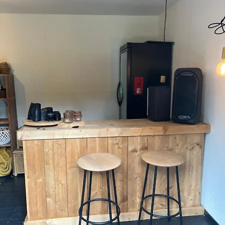 Basement Tomorrowland 2025 Πανσιόν Mellet